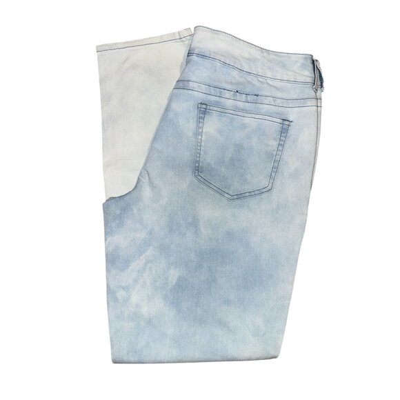Maurices Denim - NWOT Maurices Womens Skinny Jeans XL 31 Light Wash Light Weight Stretch Pockets